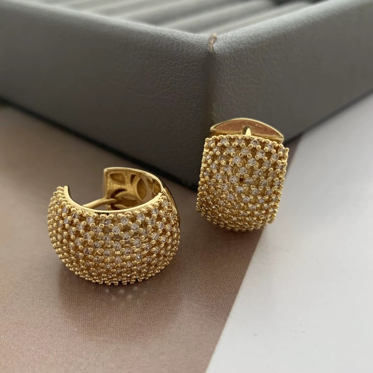Aretes Megan
