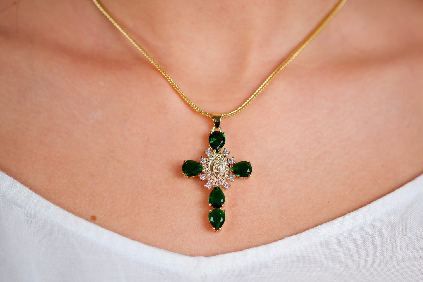 Collar Virgen de Guadalupe 13