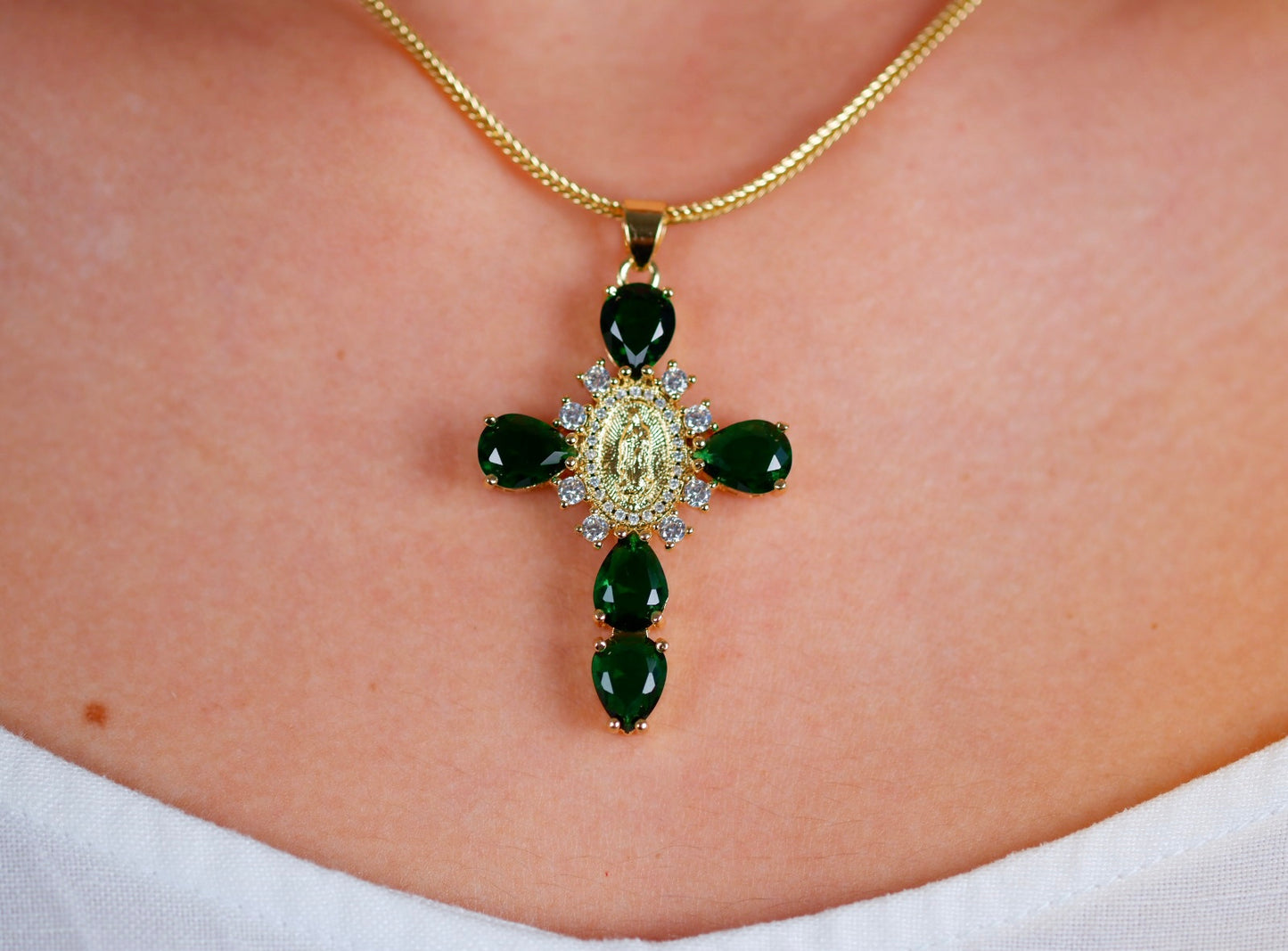 Collar Virgen de Guadalupe 13