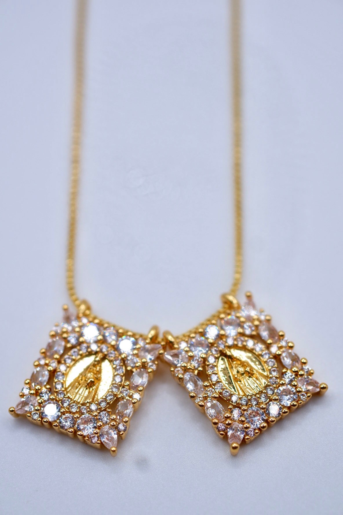 Collar Escapulario Virgen Milagrosa