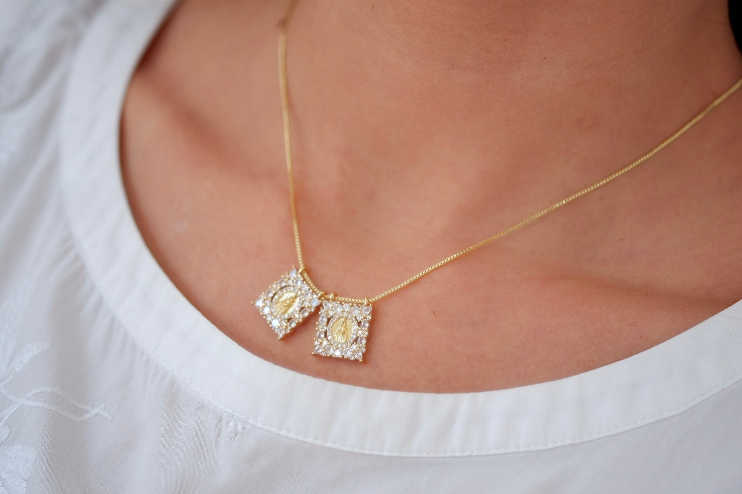 Collar Escapulario Virgen Milagrosa